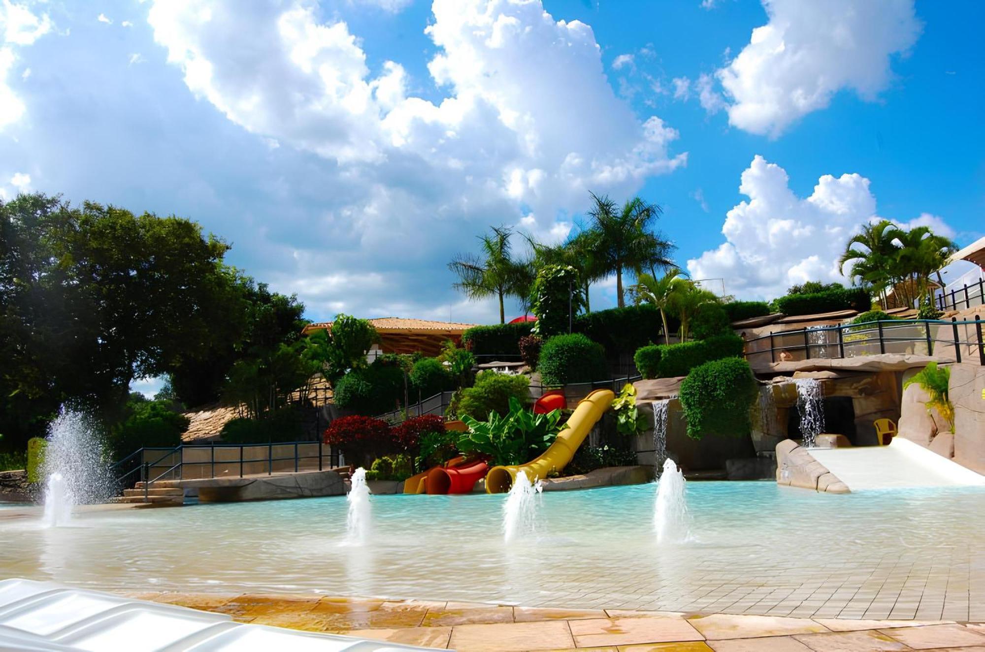 Piazza Diroma Com Acesso Ao Acqua Park Apartment Caldas Novas Ngoại thất bức ảnh