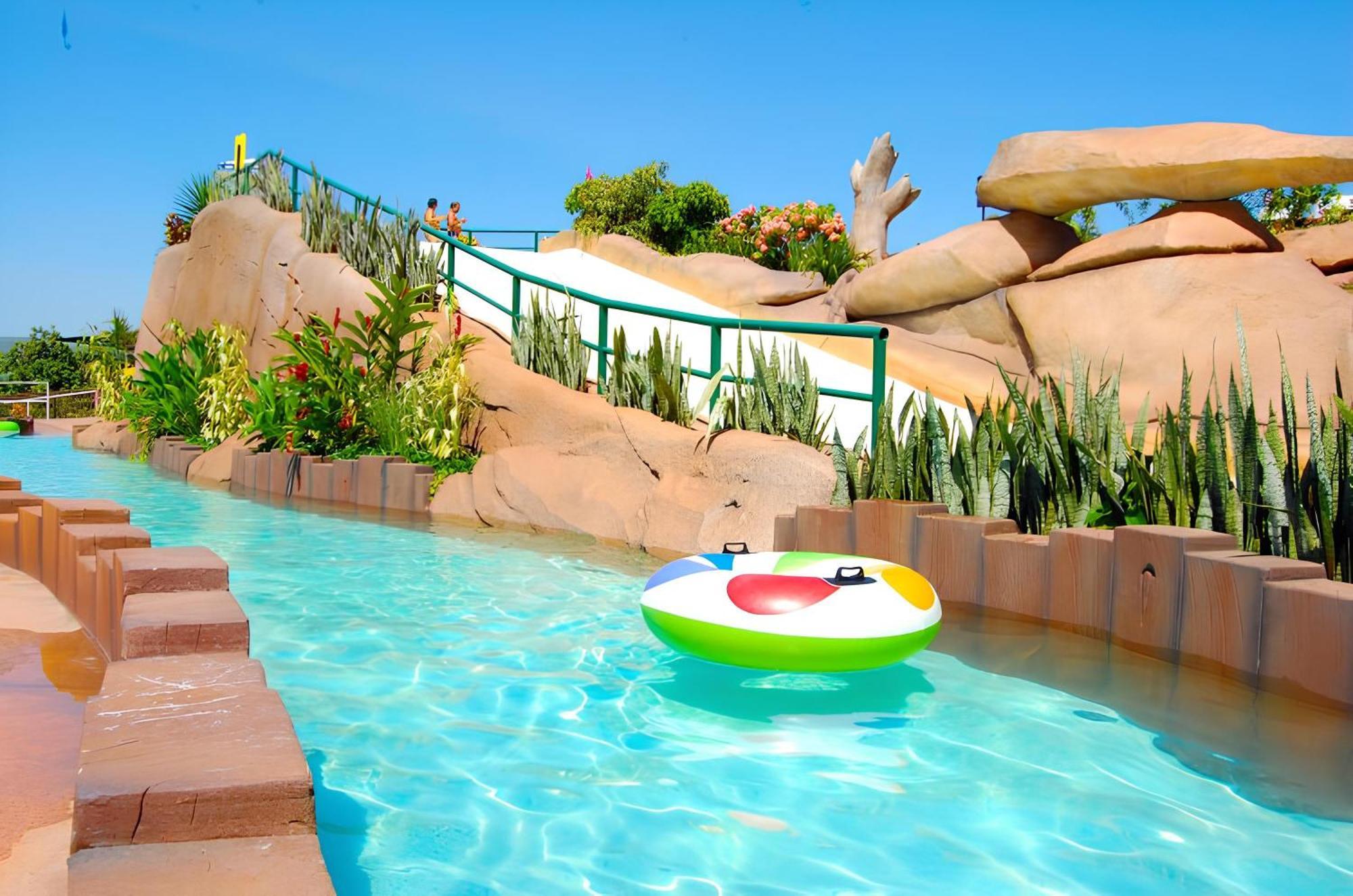 Piazza Diroma Com Acesso Ao Acqua Park Apartment Caldas Novas Ngoại thất bức ảnh
